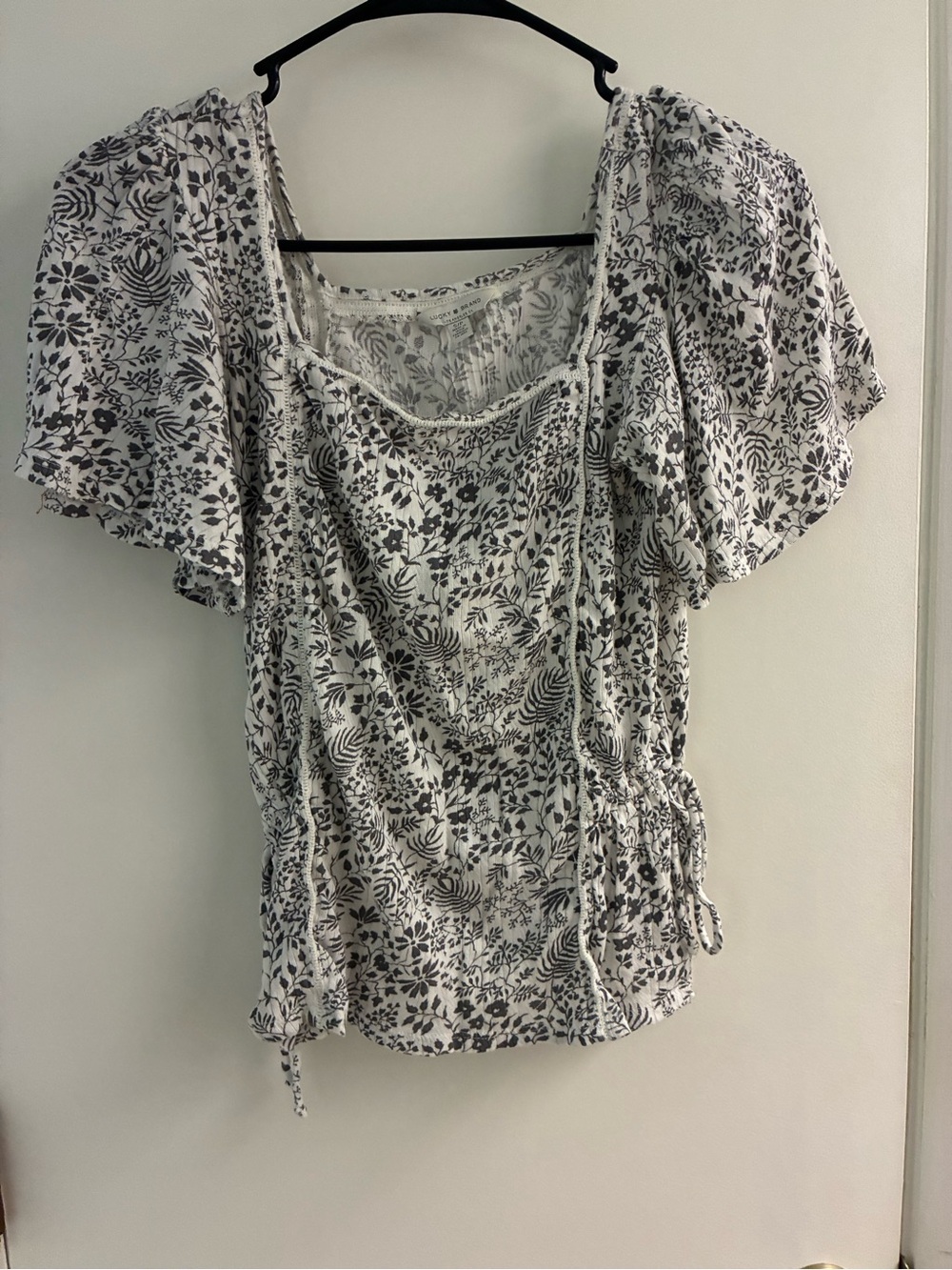 Lucky Brand White and Black Floral Tie-Front Blouse